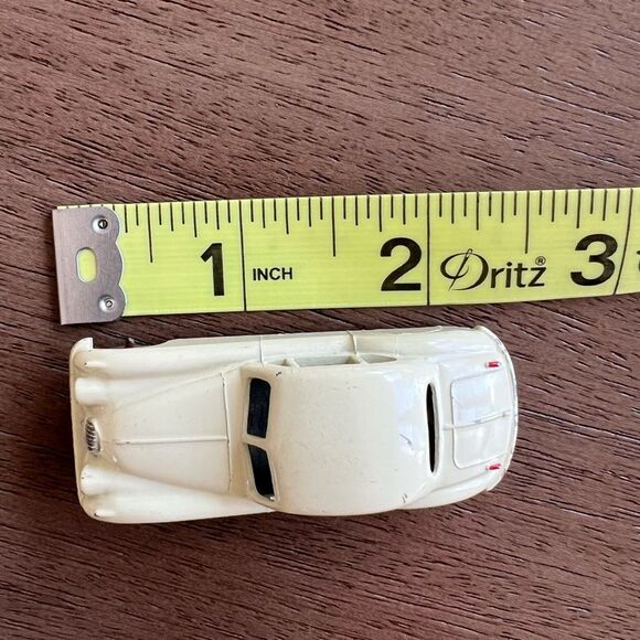 VINTAGE LESNEY MATCHBOX
1957 #32 JAGUAR XK140 - OFF WHITE - GREY WHEELS VERSION - Picture 2 of 11